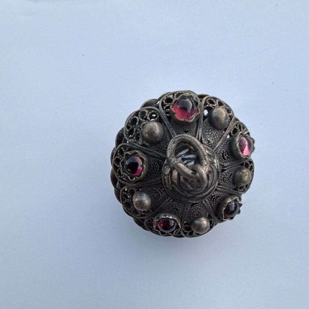 Antique filigree silver pomander bead with inset red glass stones - Picture 2 of 6